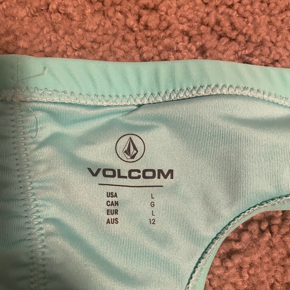 NWOT Volcom scrunch bum thong bikini bottoms - Picture 4 of 4